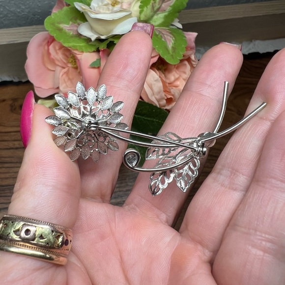 Vintage Costume Silver-tone Blue Flower Brooch - Picture 9 of 17